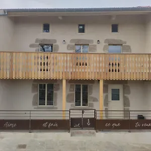 https://sur-la-route-du-pont-neuf.hotels-rhonealpes.com